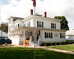 Touchpoints at Chestnut — Assisted Living, East Windsor, CT · photo 2